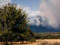 Vista del incendio desde el valle del Tiétar, a 25 de julio de 2026, en Ávila, Castilla y León (España). El incendio forestal de Burgohondo (Ávila) continúa activo y su evolución ha obligado a ampliar las medidas de protección a la población. Los servicios de emergencia han ordenado la evacuación preventiva de seis localidades del Valle del Tiétar ante el avance del fuego y el riesgo provocado por la proximidad de las llamas y el humo: Piedralaves, La Adrada, Casillas, Sotillo, Santa María del Tiétar y Navahondilla.

Carlos Luján / Europa Press
25 JULIO 2026;INCENDIO;FUEGO;ÁVILA;HUMO;TIÉTAR;VALLE;ÁVILA;PAISAJE;HUMAREDA;
25/7/2026