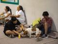 Varias personas desalojadas por el incendio forestal se refugian en el Polideportivo de Villamanta