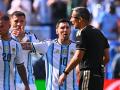 Leo Messi protestando al árbitro durante la final del Mundial que jugó contra España