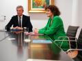 El presidente de la Xunta de Galicia, Alfonso Rueda, se reúne con la alcaldesa de Santiago de Compostela, Goretti Sanmartín