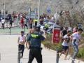 Los agentes de seguridad preguntados por EFE aseguraron desconocer el motivo de esta masiva concentración de jóvenes para cruzar la valla, que coincide con la celebración de la Fiesta del Trono en Marruecos.