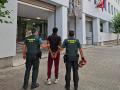 La Guardia Civil ha detenido a un varón de 22 años como presunto autor de un delito de incendio forestal en el paraje Las Salinas de Matachana, término municipal de Castropodame (León)