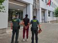 La Guardia Civil ha detenido a un varón de 22 años como presunto autor de un delito de incendio forestal en el paraje Las Salinas de Matachana, término municipal de Castropodame (León)