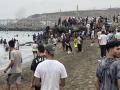 Grupos de inmigrantes empiezan a volver a su país por la frontera del Tarajal en Ceuta este viernes