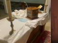 Los violentos destrozaron el interior de la iglesia, profanando dos sagrarios y una reliquia