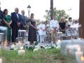 Las autoridades y familiares de las víctimas el día de la inauguración del Muro de la Dignidad en Palma sin presencia del PSOE