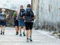 Peregrinos realizando el Camino de Santiago