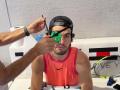 Carlos Alcaraz luce un cono de plástico en su ojo derecho