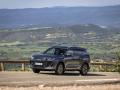 Estéticamente es atractivo, con proporciones de SUV tradicional