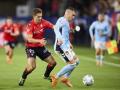 (Foto de ARCHIVO)
Asier Osambela of CA Osasuna competes for the ball with Ferran Jutgla of RC Celta de Vigo during the LaLiga EA Sports match between CA Osasuna and RC Celta de Vigo at El Sadar on October 26, 2025, in Pamplona, Spain.

Ricardo Larreina / AFP7 / Europa Press
26/10/2025 ONLY FOR USE IN SPAIN