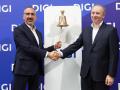 El consejero delegado de DIGI, Marius Varzaru, durante el toque de campana con motivo del debut de Digi en Bolsa.