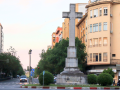 Cruz de los Caídos en la plaza de América de Cáceres