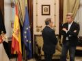 El presidente del PP, Alberto Núñez Feijóo, y el presidente de Ceuta, Juan Jesús Vivas, este miércoles