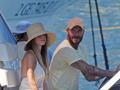 Victoria y David Beckham en su yate por Italia