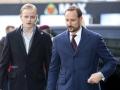 El nuevo Rey Haakon VIII con su hijastro Marius Borg