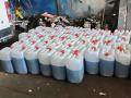 Garrafas de combustible para narcolanchas intervenidas en una operación (archivo)