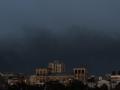 humo que se eleva sobre los edificios tras un ataque aéreo ruso en el centro de Kiev