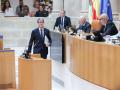 El presidente de La Rioja, Gonzalo Capellán, en el Parlamento autonómico
