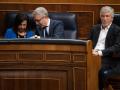 La ministra de Defensa, Margarita Robles; el ministro de Hacienda, Arcadi España; y el ministro de Interior, Fernando Grande Marlasaka;