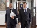 El presidente de la Junta de Castilla y León, Alfonso Fernández Mañueco, acompañado por el vicepresidente primero y consejero de Desregulación, Familia y Ayudas Sociales, Carlos Pollán, en una imagen de archivo