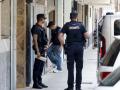 Agentes de la Ertzaintza investigan este miércoles una lonja perteneciente a la familia del presunto asesino del taxista