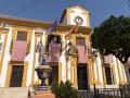 Fachada del ayuntamiento de Guillena (Sevilla), engalanado para sus fiestas patronales