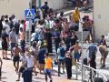 Varios migrantes celebran haber cruzado la frontera, a 30 de julio de 2026, en Ceuta (España). Centenares de personas de origen magrebí han cruzado a lo largo de la mañana de hoy a Ceuta desde Marruecos, a nado y por el espigón, y una multitud está esperando al otro lado de la frontera para poder entrar en la ciudad autónoma de la misma manera. En la última semana lo han hecho ya más de 2.000 migrantes.

Europa Press / Europa Press
30/7/2026