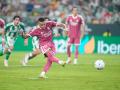 Los árbitros aseguraron que el penalti de Mbappé ante el Betis no se debió de repetir