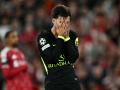 Álex Baena se lamenta tras fallar una ocasión ante el Liverpool