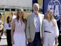El Rey Felipe VI, la Princesa Leonor (i) y la Infanta Sofía (d) a su llegada este domingo al Gran Premio de España