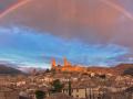 Arco iris sobre Uncastillo, el pueblo medieval de Zaragoza que reúne seis iglesias románicas y una antigua judería