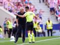 José Mourinho discute con Ortiz Arias, árbitro del Atlético de Madrid - Real Madrid