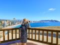 Imagen de una turista en Benidorm, Alicante