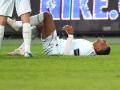 El francés Kylian Mbappé yace sobre el terreno de juego tras marcar un gol durante el partido de la Liga de Naciones de la UEFA
