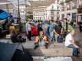 Decenas de personas continúan en la acampada por el ‘Decreto Maricarmen’ en la Puerta del Sol, a 29 de septiembre de 2026