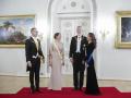 Los Reyes, el presidente de Finlandia y su esposa, en la cena de gala ofrecida en el Palacio Presidencial de Helsinki