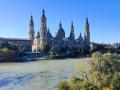 El río Ebro a su paso por Zaragoza con el Pilar de fondo