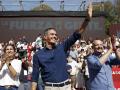 Sánchez saluda a los 5.000 asistentes que han llenado el Auditorio Municipal