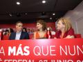 Imagen de Pedro Sánchez junto a Rebeca Torró, María Jesús Montero y Pilar Bernabé tomada en el último Comité Federal del PSOE