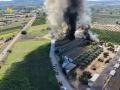 Imagen del incendio registrado en una granja porcina de la localidad valenciana de Benaguacil