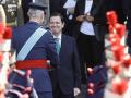 El presidente de la Junta de Castilla y León, Alfonso Fernández Mañueco, saluda al Rey en el Día de la Hispanidad