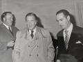 Henry Ford y José María López de Letona en el Hotel Plaza de Nueva York, donde el 18 de abril de 1973 estamparon la firma del acuerdo definitivo para la implantación de Ford en España