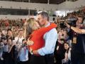 El presidente del Gobierno, Pedro Sánchez, y su esposa Begoña Gómez durante el Comité Federal del PSOE