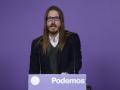 MADRID, 19/10/2026.- El secretario de organización y coportavoz estatal de Podemos, Pablo Fernández, durante la rueda de prensa que ha ofrecido este lunes en la sede del partido en Madrid. EFE/ Rodrigo Jimenez