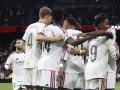 Los jugadores del Real Madrid celebra un gol ante el Sevilla