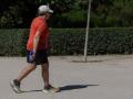 Una persona corriendo en el Parque de El Retiro, a 17 de abril de 2024, en Madrid (España). Uno de cada cinco deportistas en España elige el running y recorre casi 8 kilómetros por sesión, según revela el informe '2023: análisis, mostrando las tendencias de la actividad física y el sueño' impulsado por la marca de tecnología deportiva para el entrenamiento, la salud y el bienestar Polar.

Eduardo Parra / Europa Press
17 ABRIL 2024;RUNNERS;RUNNING;CORRER;CORREDOR;DEPORTE;AIRE LIBRE;
17/4/2024