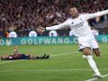 Kylian Mbappé celebra su segundo gol en el Camp Nou