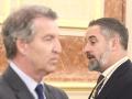 El presidente de Vox, Santiago Abascal (d), y el presidente del PP, Alberto Núñez Feijóo