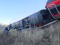 Dos trenes de alta velocidad chocan en Urda (Toledo) con varios vagones caídos por un terraplén