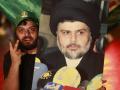 Los partidarios del clérigo chiíta iraquí Moqtada al-Sadr celebran en la plaza Tahrir de Bagdad